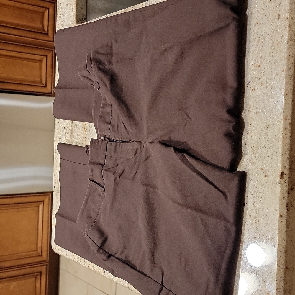 Worthington. Curvy fit. Dark brown dress pants. Size 6.